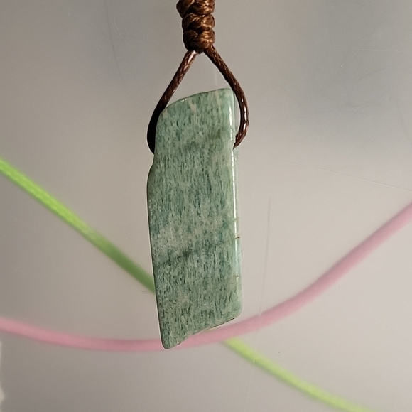 Green Stone Pendant Necklace - Picture 1 of 1